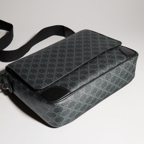 GG Emblem medium crossbody bag