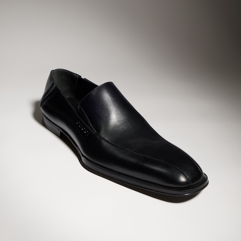 Mocasín con logo en relieve para hombre