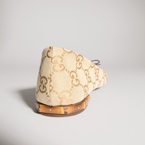 Women's ballerina with bamboo
