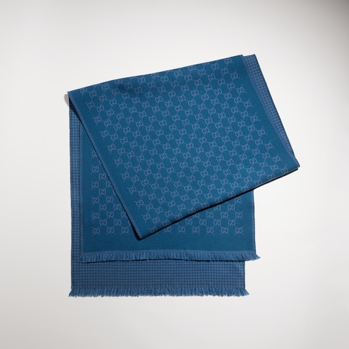 Reversible wool scarf