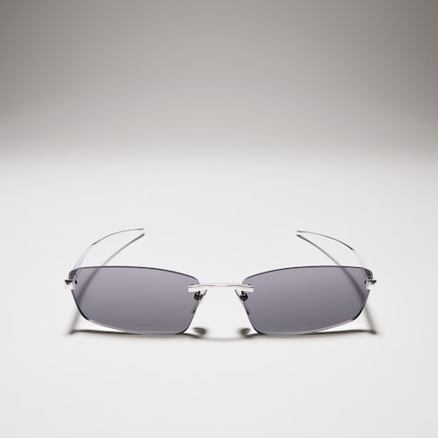 Lunettes de soleil à monture géométrique