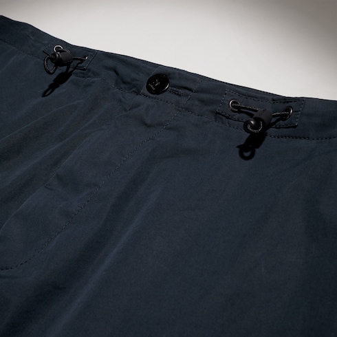 Pantaloni in cotone tecnico opaco leggero