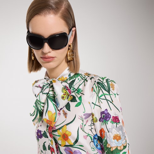 Bluse aus Seidentwill mit Print und Schleife