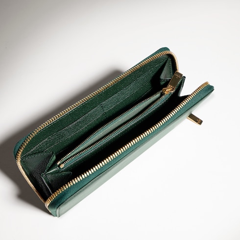 Cartera con cremallera y letras Gucci