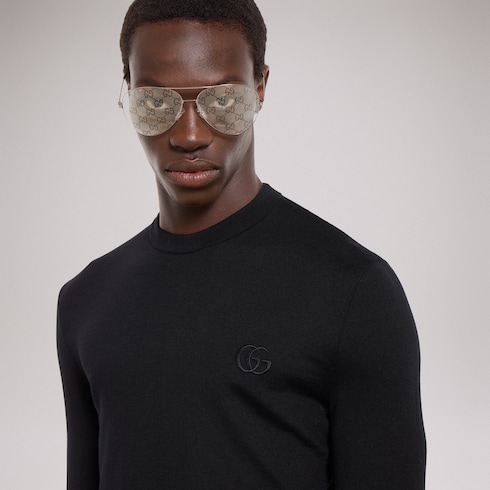 Pull en maille de laine avec broderie