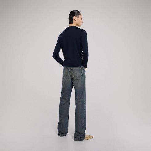 Pull en maille de laine avec broderie