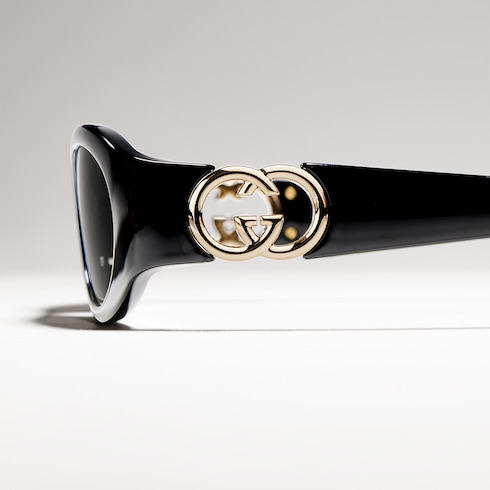 Oval frame sunglasses