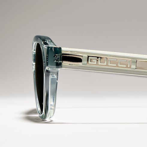 Gafas de sol con montura ovalada
