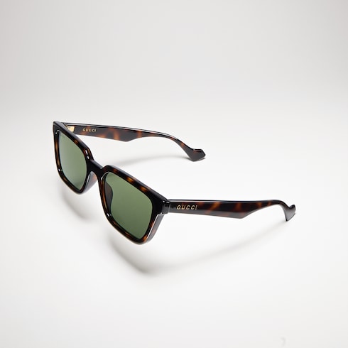 Sonnenbrille mit rechteckigem Rahmen