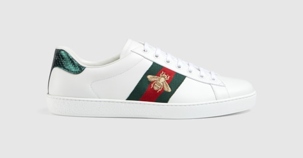 Ace Herrensneaker mit Biene in weißes Leder GUCCI® DE