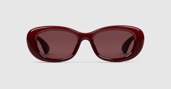 Low nose bridge fit oval sunglasses in Gucci Rosso Ancora