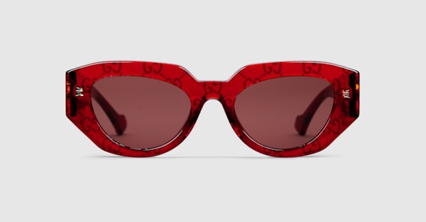 Geometrical frame sunglasses in transparent red | GUCCI® US