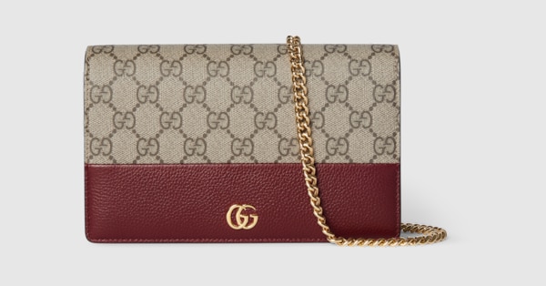 Bi-color GG Marmont wallet on chain in beige and Rosso Ancora