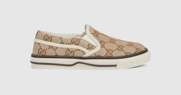 Children's embossed GG sneaker in beige and dark brown