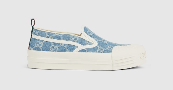 ジュンジーヌ Women's slip-on sneaker in light blue GG denim | GUCCI® US