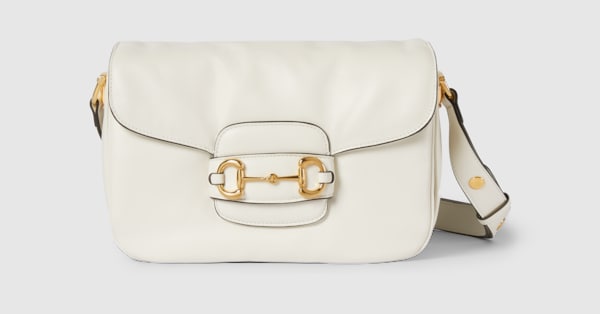 早い者勝ち！！！美品　正規品　GUCCI ボディバッグ ホワイト　箱あり グッチ ウィメンズ レザーGGマーモントクロスボディバッグ 