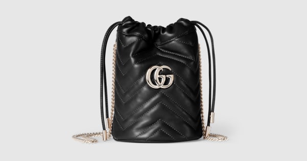 GGマーモント〕スモール バケットバッグ ・ブラック レザー | GUCCI公式