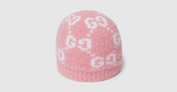 GUCCI ポンポン付きニット帽 ピンク GG alpaca blend hat in pink and white | GUCCI® US