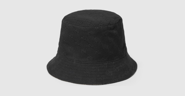 GUCCI GGパターン バケットハット ブラック リバーシブル GGキャンバス バケットハット ・ブラック＆ベージュ