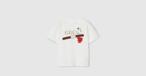 GUCCI キッズTシャツ　GUCCIベビー　GUCCIトップス Baby cotton T-shirt with print in white | GUCCI® UK