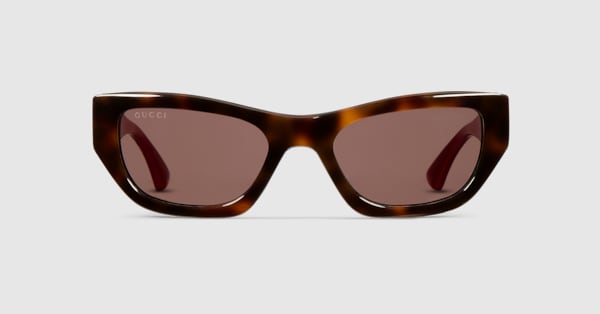 Cat-eye sunglasses in dark brown tortoiseshell | GUCCI® US display picture 3