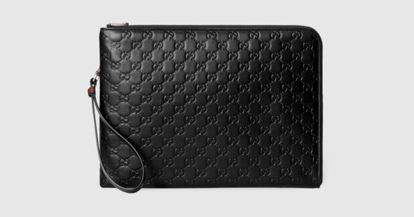Cartera neceser grande GG Emblem en piel con GG negra | GUCCI® ES
