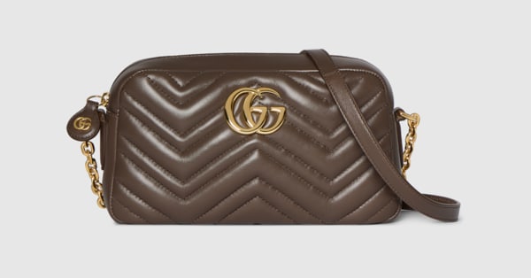 GGマーモント〕スモール カメラバッグ ・ダークトープ レザー | GUCCI公式