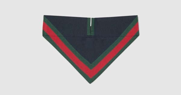 小型わんちゃんです❗️ GUCCI グッチストール スモール/ミディアム ペット バンダナ ・ダークブルー シルク | GUCCI公式