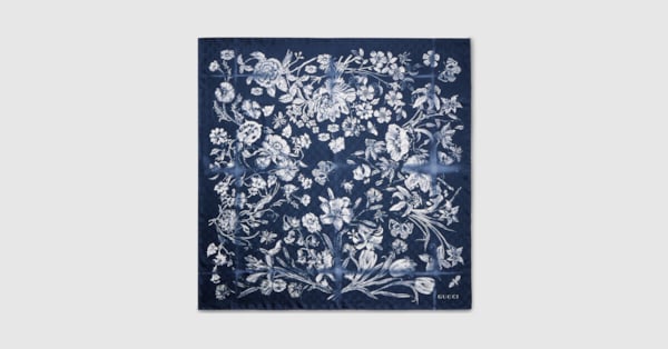 Printed silk jacquard carré in blue and white | GUCCI® US