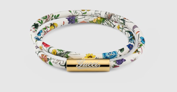 レザー ダブル “GUCCI” スクリプト ブレスレット ・ホワイト レザー