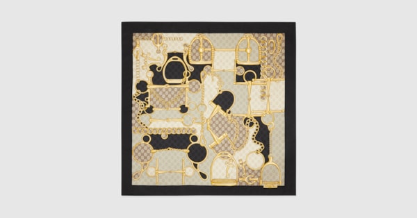 Printed silk twill carré in black and beige | GUCCI® CA
