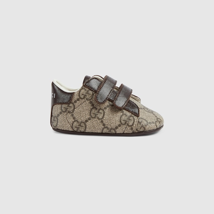 Baby Gucci Ace sneaker in beige and ebony GG Supreme | GUCCI® CA