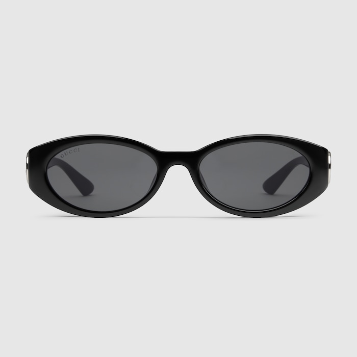 Oval frame sunglasses in black | GUCCI® US