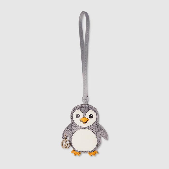 ペンギン シェイプ バッグ チャーム ・グレー GG ファブリック | GUCCI公式
