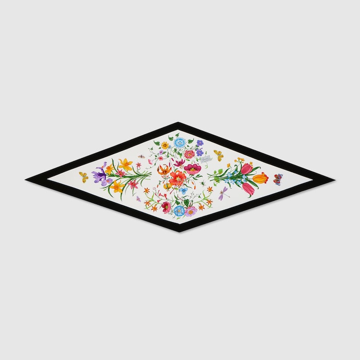 プリント シルクツイル ダイヤモンド スカーフ ・マルチカラー | GUCCI公式 プリント シルクツイル ダイヤモンド スカーフ ・マルチカラー | GUCCI公式