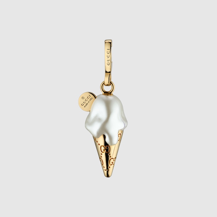 Ice-cream motif charm in gold-toned brass | GUCCI® US