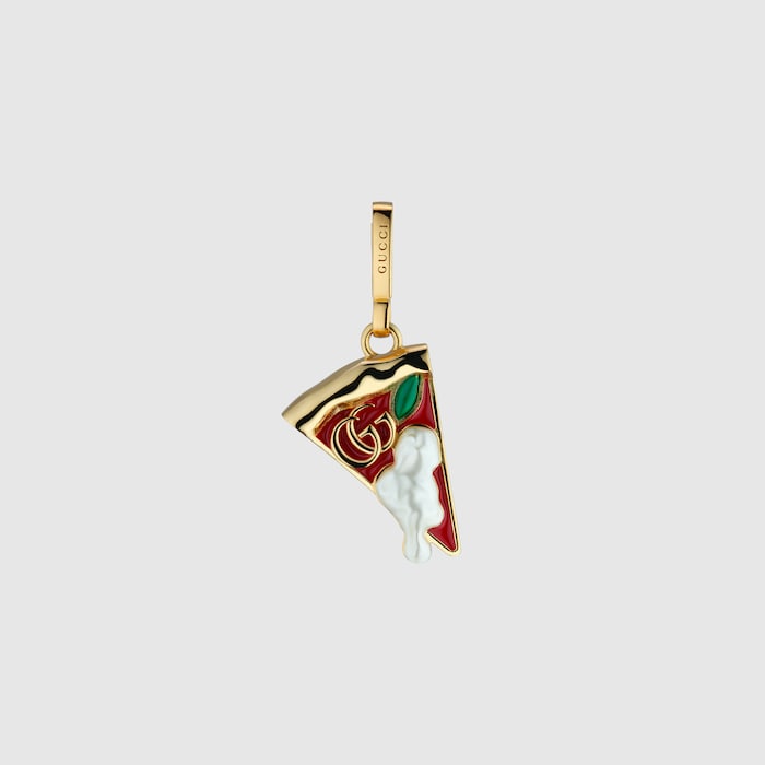 Pizza motif charm in gold-toned brass | GUCCI® US