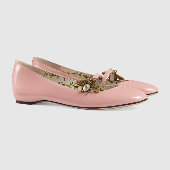 gucci ballerina flats with chain