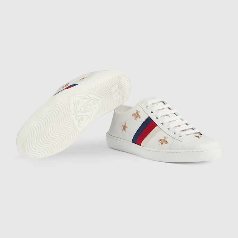 Zapatilla Deportiva Ace Con Abejas Y Estrellas Para Mujer En Piel Blanca Gucci® Es 8067