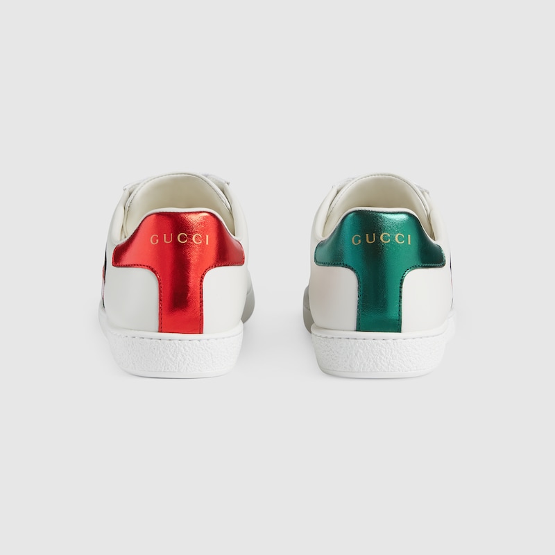 Zapatilla Ace con manzana GG para mujer en piel blanca | GUCCI® ES