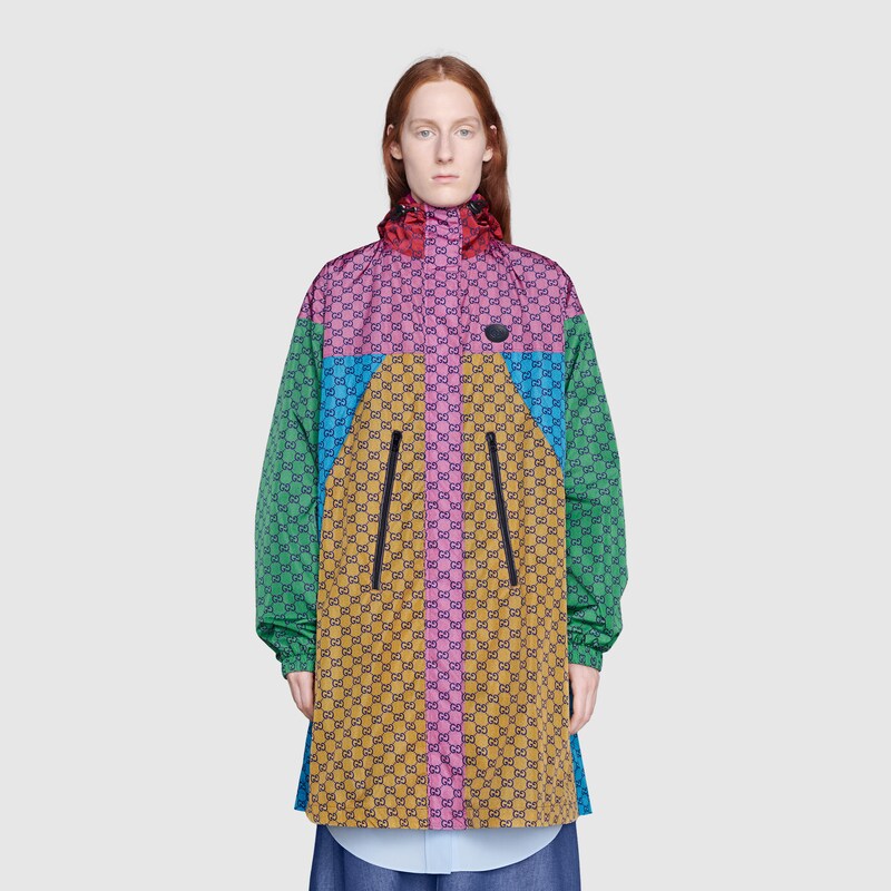 Kurtka S Kapyushonom Iz Nejlona Gg Multicolor Inraznocvetnyj Gucci International