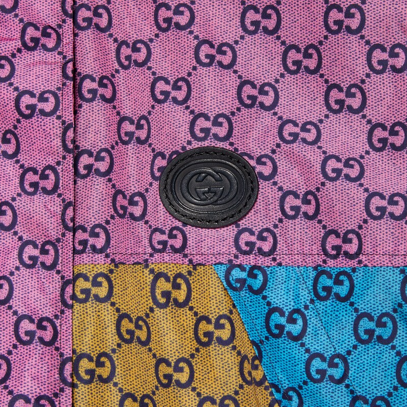 Kurtka S Kapyushonom Iz Nejlona Gg Multicolor Inraznocvetnyj Gucci International