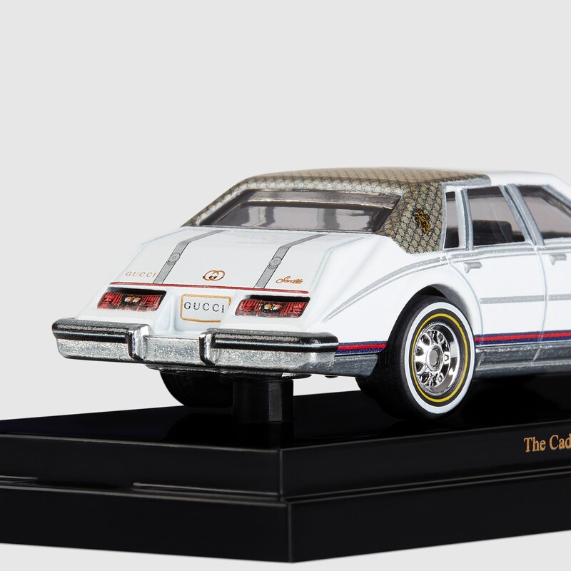 Riproduzione Hot Wheels x Gucci Cadillac Seville in zinco bianco | GUCCI®  Italia
