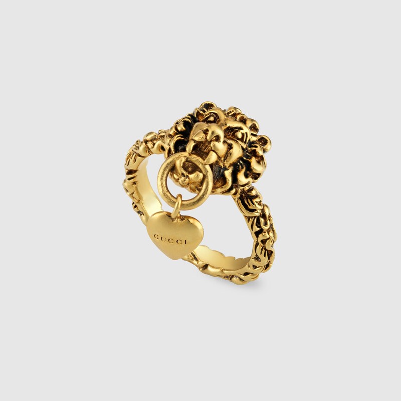 Lion head and heart ring in aged gold-toned metal | GUCCI® US