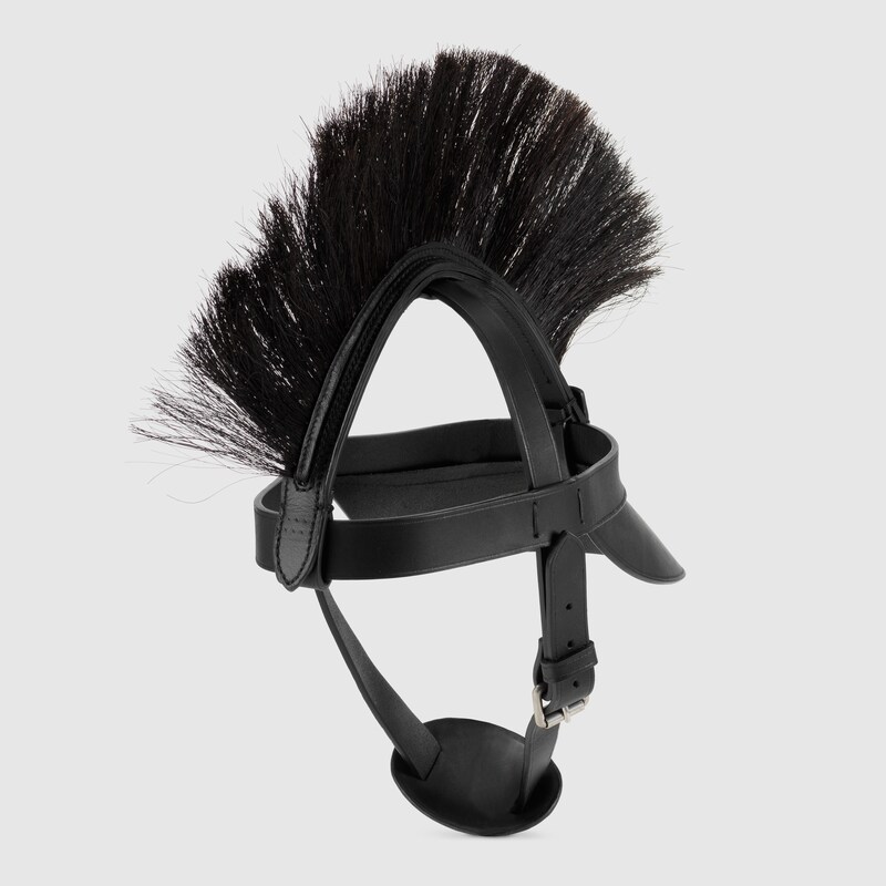 Visiera con briglie in nero | GUCCI® Italia