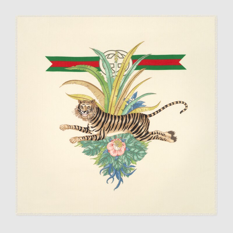Gucci Tiger sciarpa in seta in avorio | GUCCI® Italia