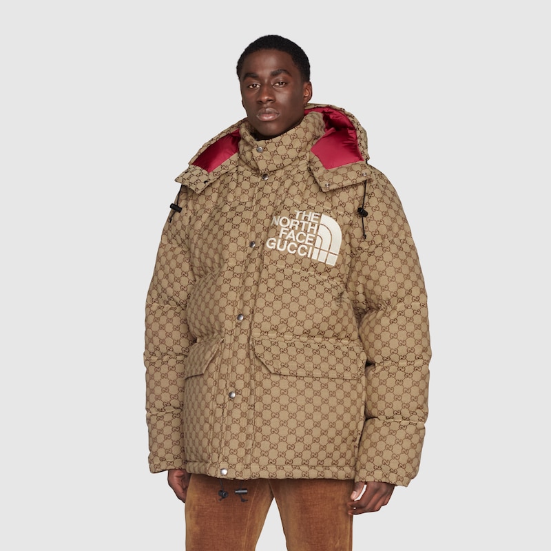 Chaqueta acolchada The North Face x Gucci en beige y ébano | GUCCI® ES