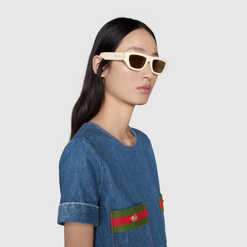 Occhiali da sole rettangolari in iniezione avorio | GUCCI® CH