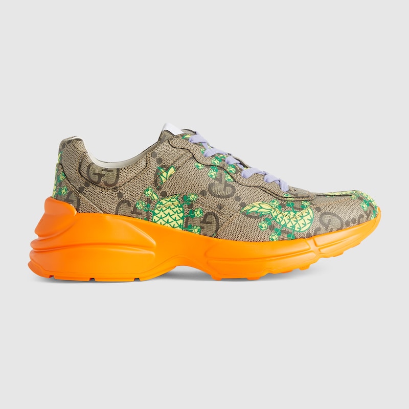 Sneaker Rhyton uomo Gucci Pineapple in tessuto GG Supreme | GUCCI® Italia