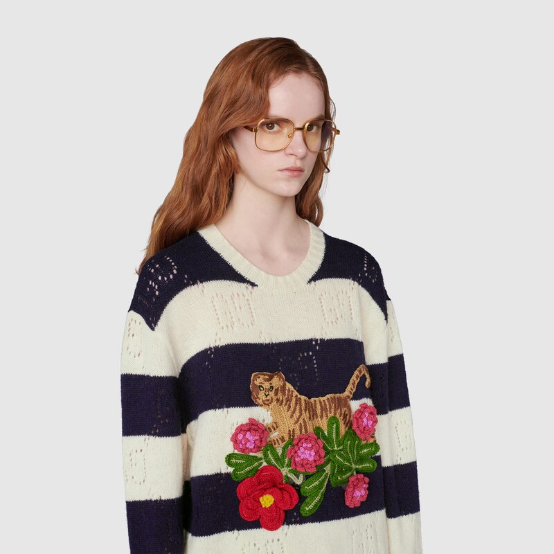 Gucci Tiger wool sweater with embroidery in ivory and navy | GUCCI® 香港